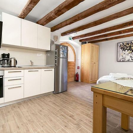 Studio Apartman Old Town ノヴィ・ヴィノドロスキー エクステリア 写真