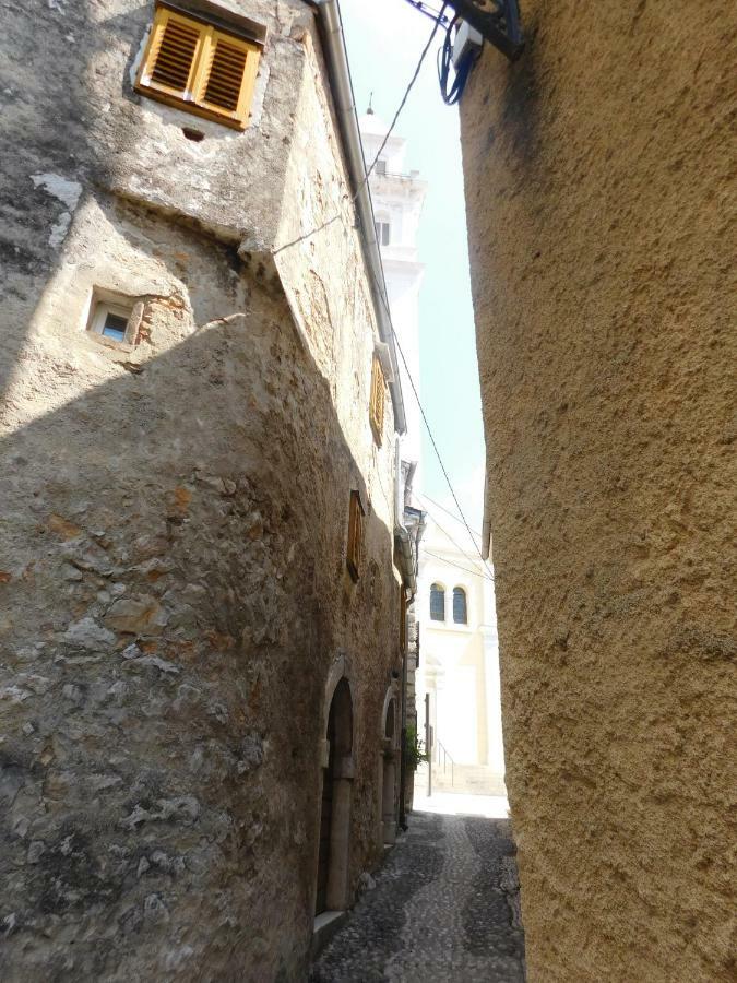 Studio Apartman Old Town ノヴィ・ヴィノドロスキー エクステリア 写真